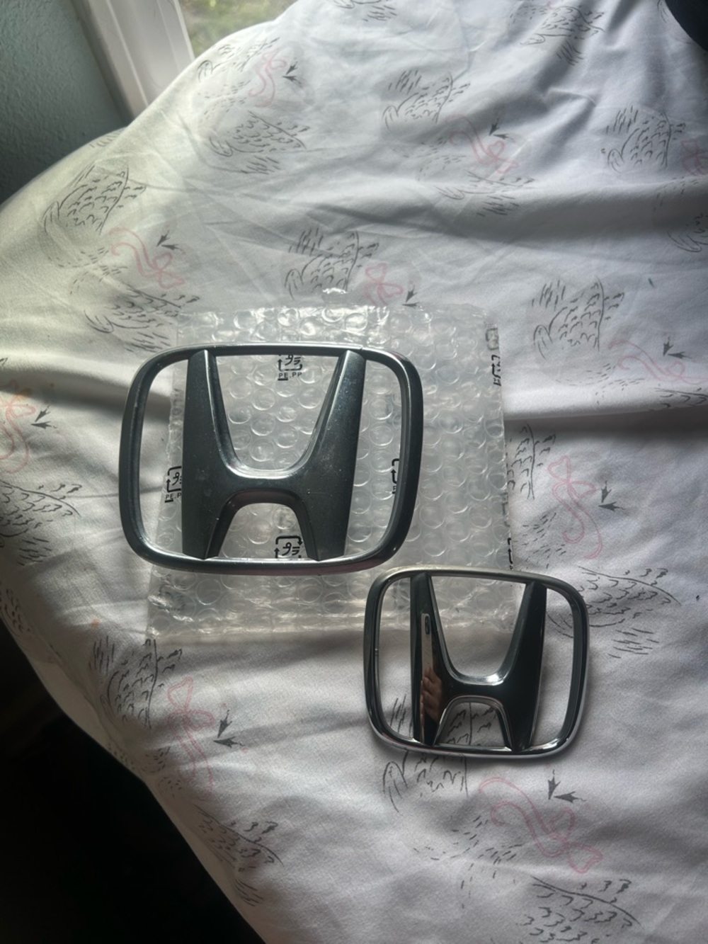 Honda Front Grille and Trunk Emblem Set - Chrome silver 2009 Honda civic